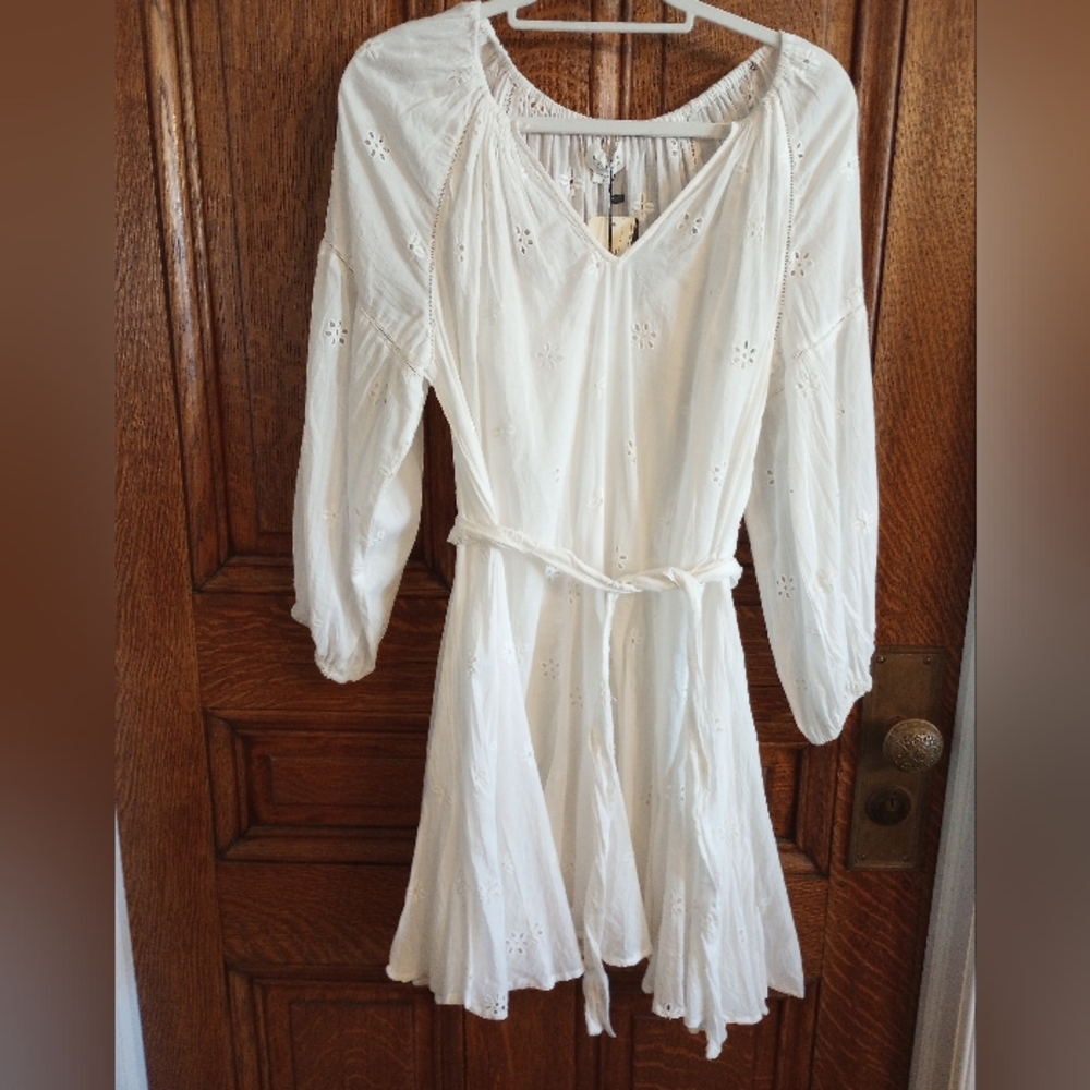 Velvet Brand Dress NWT Size Small White